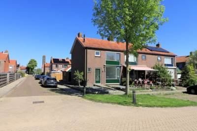 Woning Burgemeester van der Veenweg 6 Ossenzijl