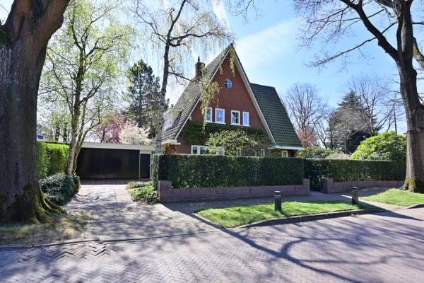 Woning Van der Duyn van Maasdamlaan 25 Huizen