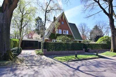 Woning Van der Duyn van Maasdamlaan 25 Huizen