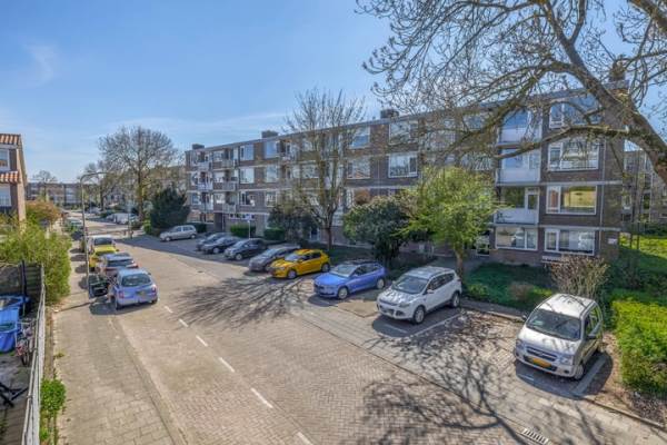 Woning Burgemeester Crezéestraat 87 Ridderkerk