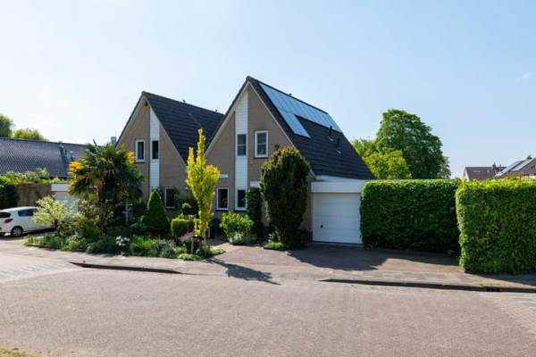 Woning Helmstraat 1B Hellevoetsluis