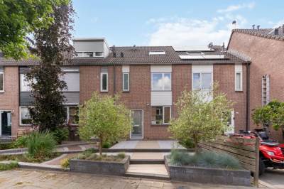 Woning Ring 435 Hendrik-Ido-Ambacht