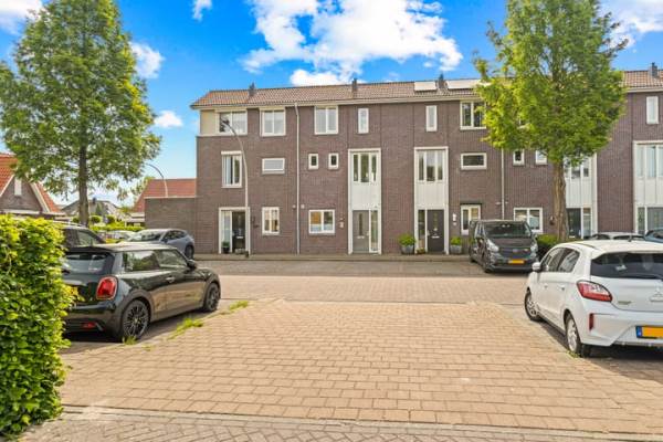 Woning Baars 12 Hendrik-Ido-Ambacht