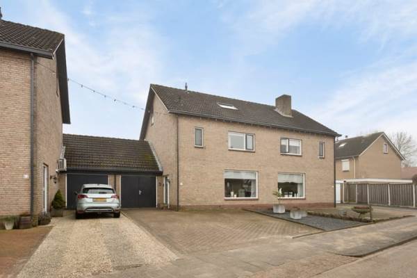 Woning van der Beekstraat 65 Genderen