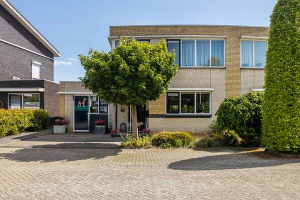 Woning Kloosring 57 Oud-Beijerland