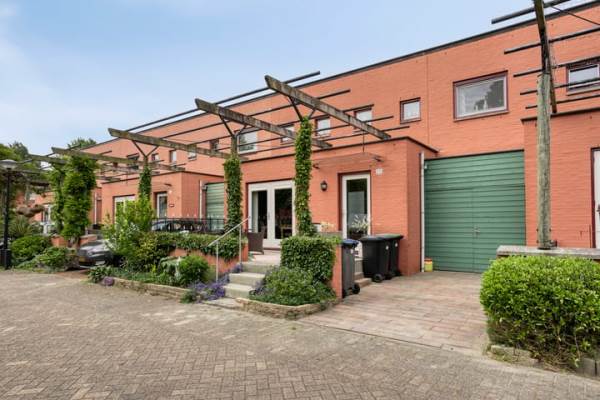 Woning Karmozijnhof 20 Almere