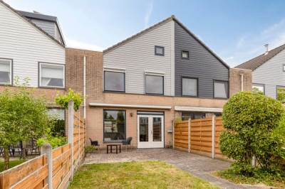Woning Radio Oranjelaan 10 Almere