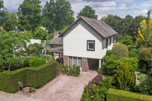 Woning Burgemeester van Besouwlaan 1 Kaatsheuvel