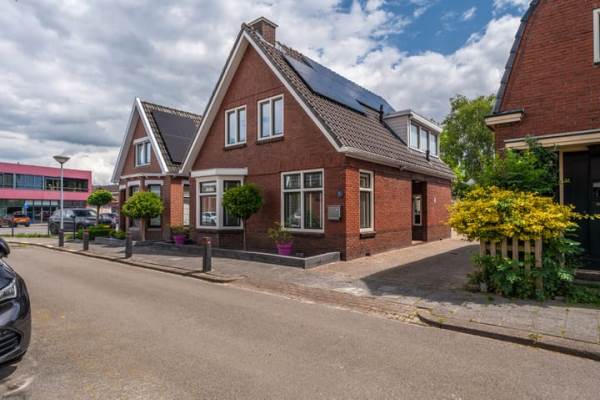 Woning Mr. A.J. de Sitterstraat 16 Winschoten