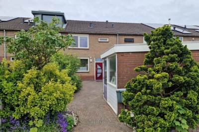 Woning Hugo van Voorneweg 72 Heenvliet