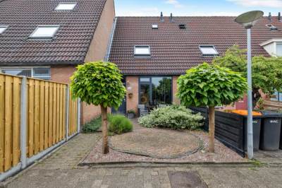 Woning Weegbree 130 Zwaag