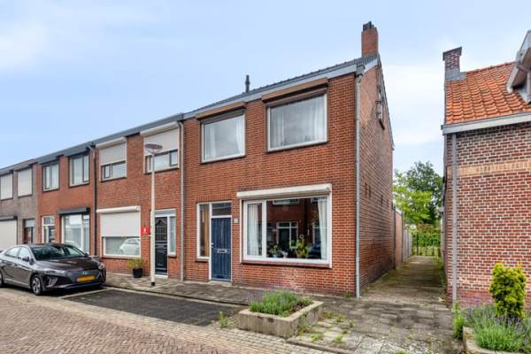 Woning Leeuwstraat 11 Halsteren