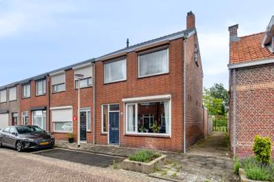 Woning Leeuwstraat 11 Halsteren