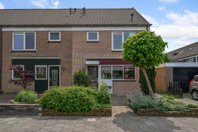 Woning Annie Romeinstraat 2 Heemskerk
