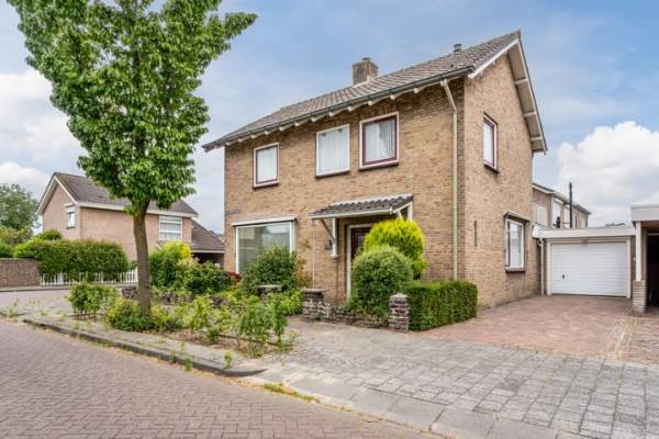 Woning Dr. Ariënsstraat 19 Berghem