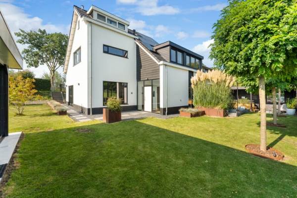 Woning Essendijk 72 Rhoon