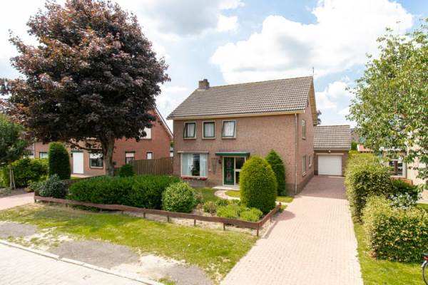 Woning Juliana van Stolbergstr 8 Poederoijen