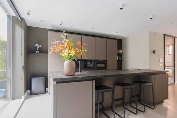 Woning Maashavenweg 144 Rotterdam