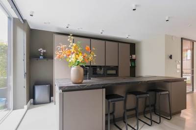 Woning Maashavenweg 144 Rotterdam