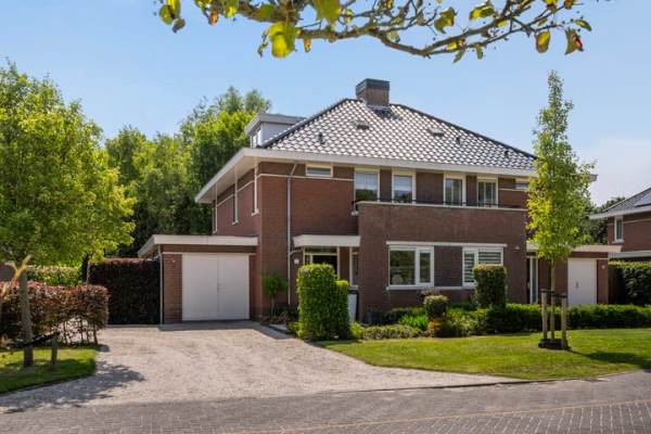 Woning Hoevelaan 5 Monster
