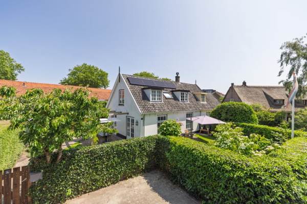 Woning Valkenaarstraat 31 Huizen
