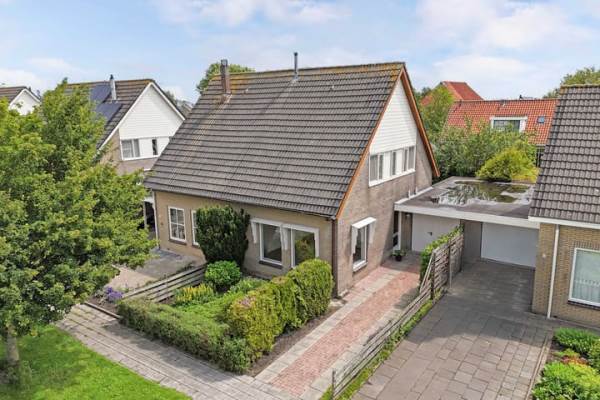 Woning De Terp 12 Winsum (FR)