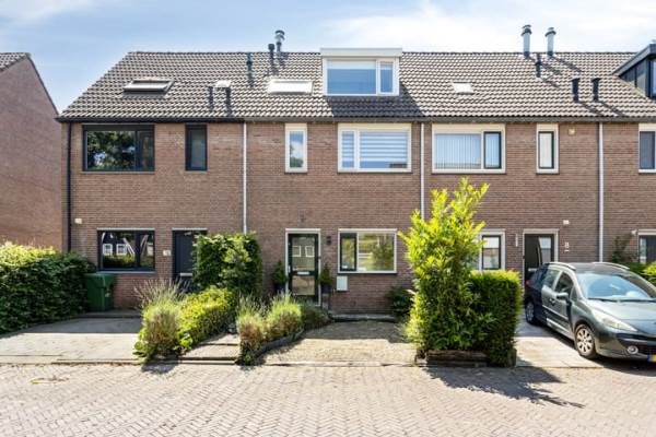 Woning Leliestraat 10 's-Gravendeel