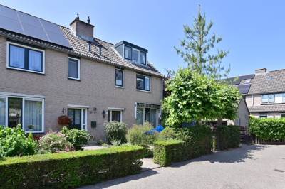 Woning Vrouwenzand 72 Huizen