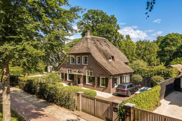 Woning Torenlaan 60 Laren (NH)