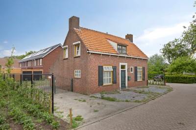 Woning De Vier Uitersten 1 Zevenbergschen Hoek (Gem. Moerdijk)
