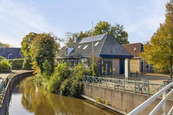 Woning Kerkplein 1 Witmarsum