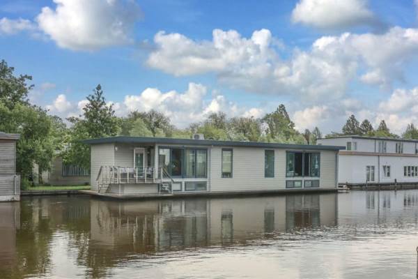 Woning Ringvaartdijk 54 Amsterdam