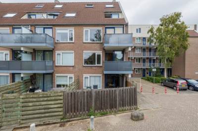 Woning Arthur van Schendelplein 26 Hillegom