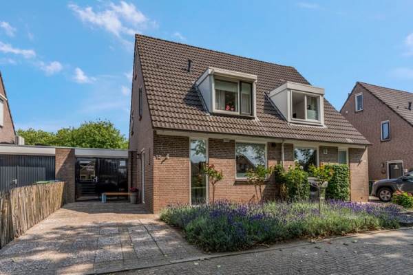Woning Adriaan van Ostadestraat 12 Tiel