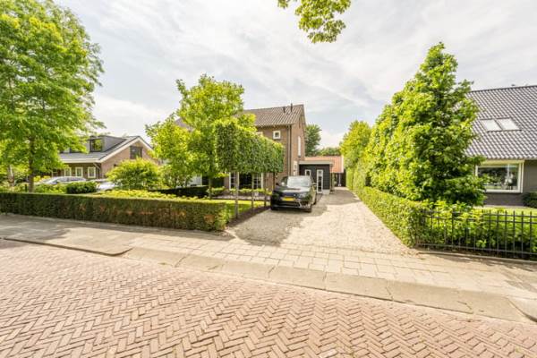 Woning Koninginneweg 106 Oud-Beijerland