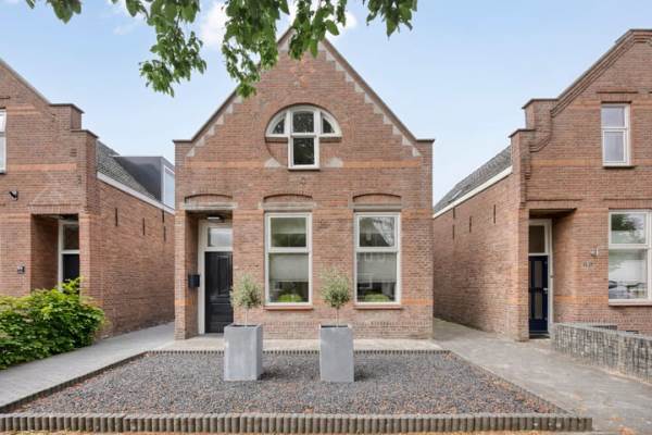 Woning Julianalaan 70 Raamsdonksveer