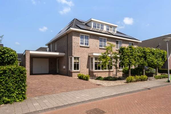 Woning Hooilanden 36 Lemelerveld
