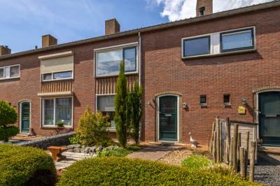 Woning Bernhardstraat 2 Groot-Ammers