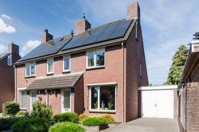 Woning Van den Waarsenburglaan 15 Nuenen