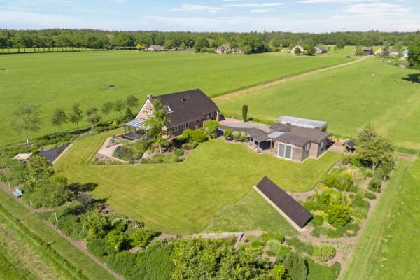 Woning Dwarsweg 2A Eesveen