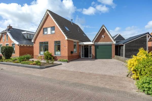 Woning Burg. Wiersumstraat 7 Eenrum