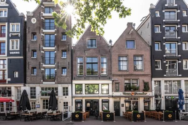 Woning Nieuwezijds Voorburgwal 20C Amsterdam