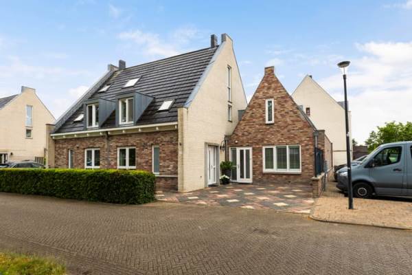 Woning Waalsteen 67 Houten