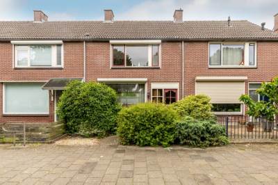 Woning Leeuwerikstraat 16 Strijen
