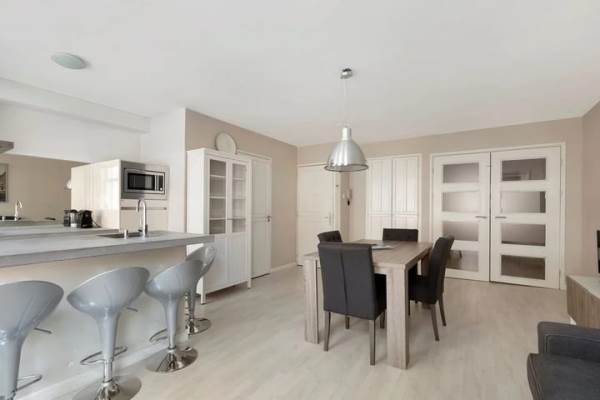 Woning Albert Cuypstraat 166B Amsterdam