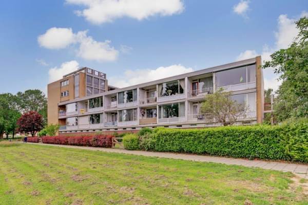Woning Staringplantsoen 1A Spijkenisse