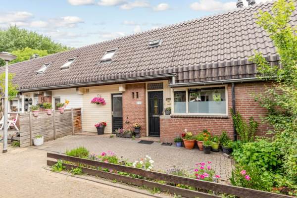 Woning Rozenwerf 195 Almere