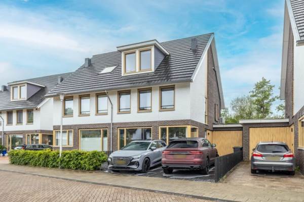 Woning Clara Egginklaan 56 Uithoorn