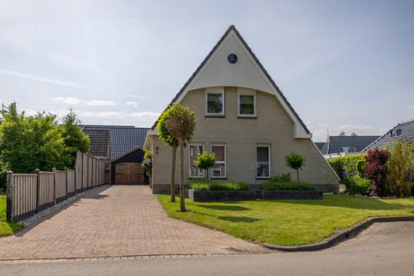 Woning De Iennen 13 Surhuizum