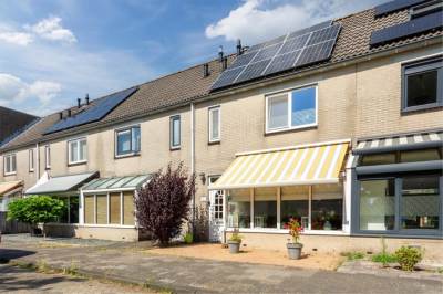 Woning Vergeet-mij-nietjestraat 11 Almere